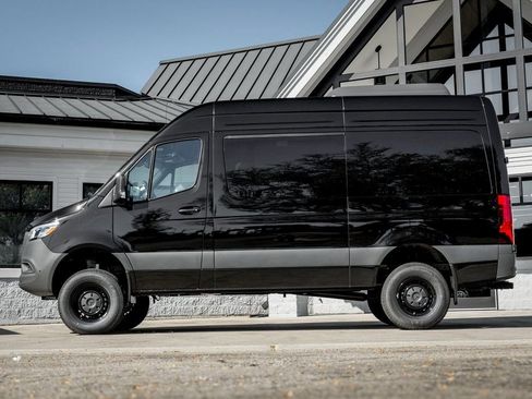 Used 2025 Mercedes-Benz Sprinter 2500 image 3