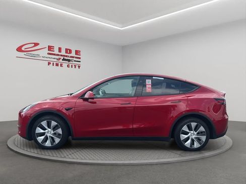 Used 2023 Tesla Model Y Long Range AWD/4WD image 3