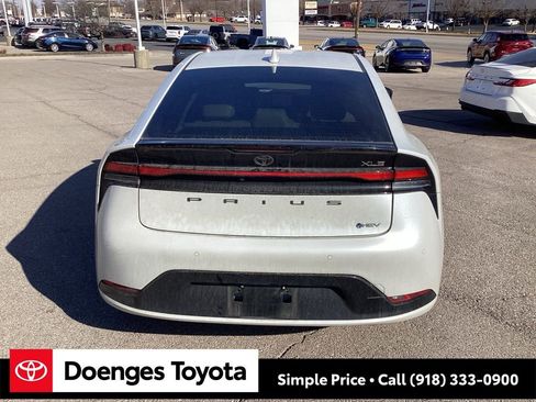 Used 2024 Toyota Prius XLE image 7