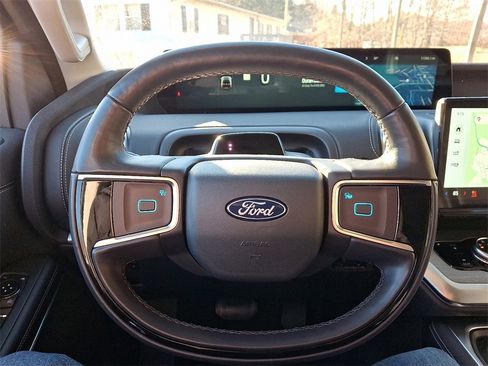 Used 2025 Ford Expedition Max Platinum image 19