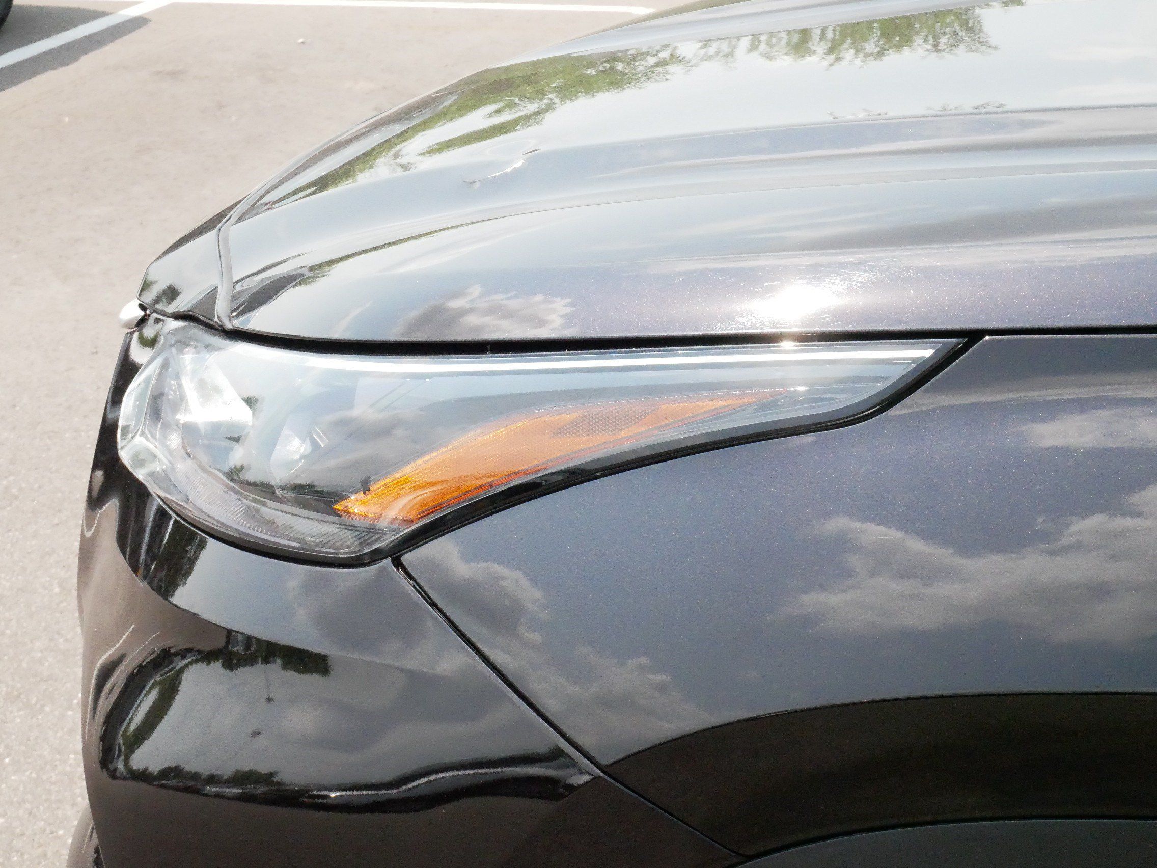 Used 2022 Toyota Highlander XLE AWD/4WD image 16