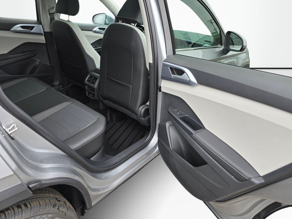 New 2026 Volkswagen Taos SE AWD/4WD image 39