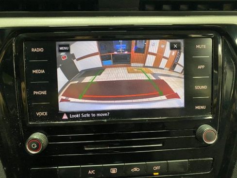 Used 2020 Volkswagen Passat 2.0T S image 28