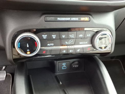 Used 2022 Ford Escape Titanium w/ Titanium Elite Package image 18