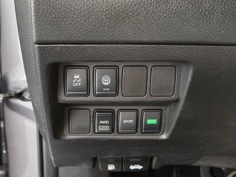 Used 2022 Nissan Rogue Sport S image 38