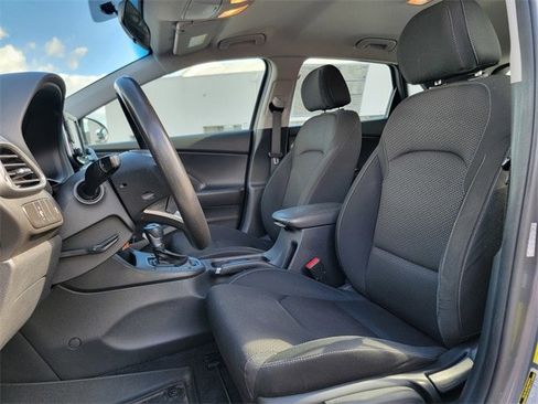 Used 2019 Hyundai Elantra GT image 20