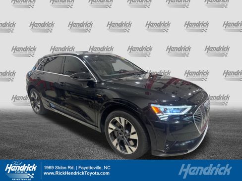 Used 2022 Audi e-tron Premium Plus AWD/4WD image 1