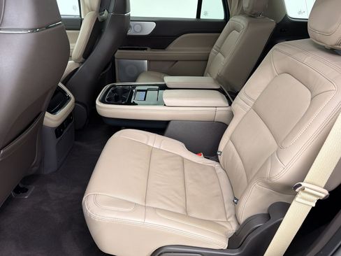 Used 2024 Lincoln Navigator Reserve AWD/4WD image 22