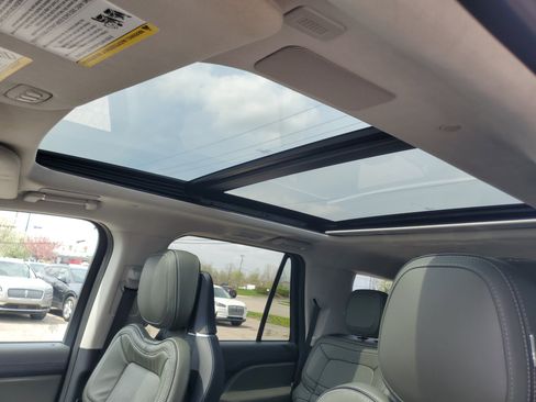 Used 2024 Lincoln Navigator Black Label AWD/4WD image 11