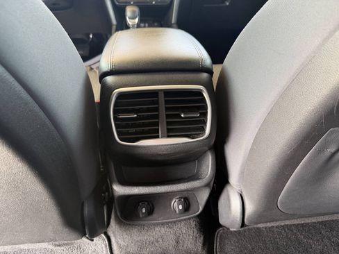 Used 2020 Hyundai Santa Fe SEL FWD image 16