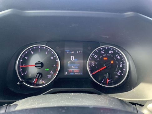 Used 2020 Toyota RAV4 XLE image 10