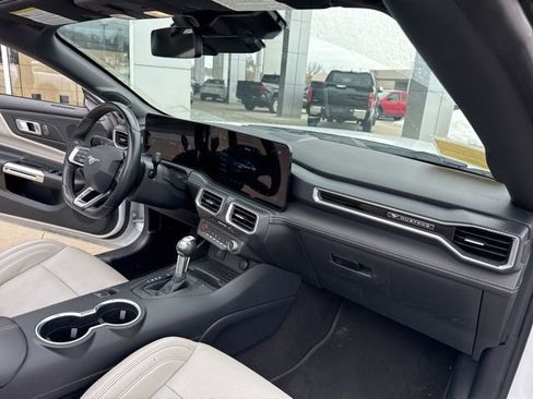 Used 2024 Ford Mustang Premium image 33