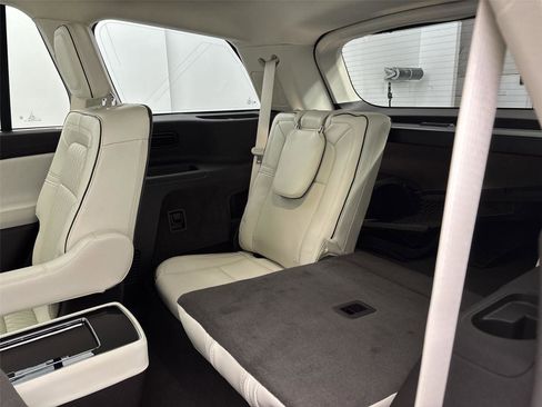 Used 2023 Lincoln Aviator Black Label w/ Dynamic Handling Package image 30