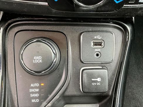 Used 2018 Jeep Compass Limited w/ Navigation Group image 15