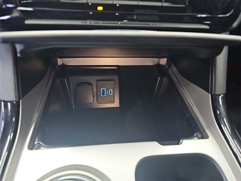 Used 2023 Ford Explorer ST-Line w/ Class IV Trailer Tow Package image 22