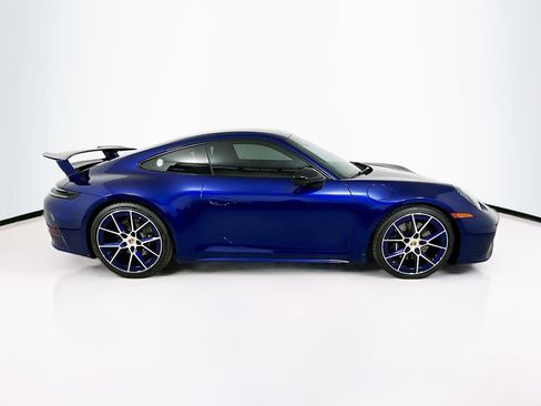 Used 2025 Porsche 911 Carrera T RWD image 5