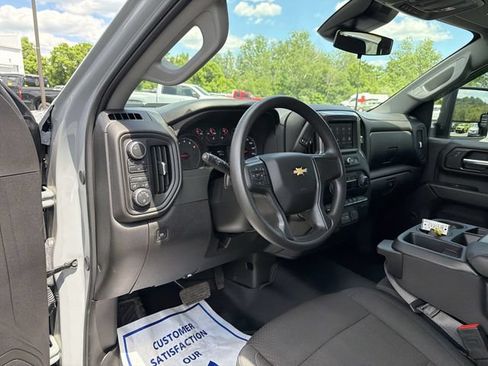 Used 2025 Chevrolet Silverado 2500 Custom AWD/4WD image 10