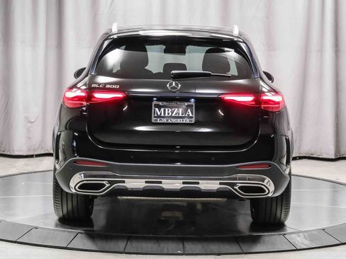 Used 2023 Mercedes-Benz GLC 300 image 3