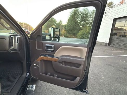 Used 2018 Chevrolet Silverado 1500 LTZ w/ LTZ Plus Package image 54