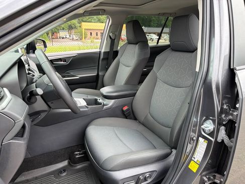 Used 2024 Toyota RAV4 XLE w/ Convenience Package AWD/4WD image 18