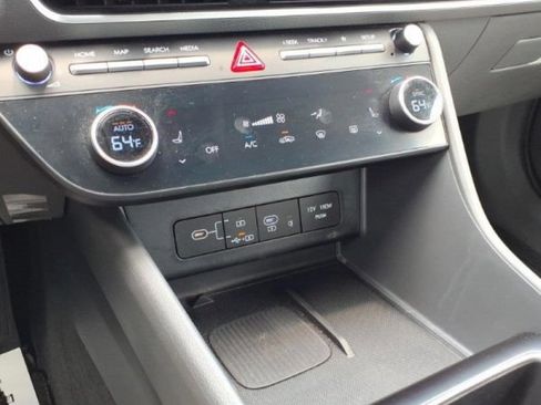 Used 2024 Hyundai Sonata SEL w/ Convenience Package FWD image 18