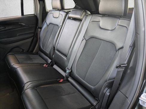 Used 2023 Jeep Grand Cherokee Altitude image 19