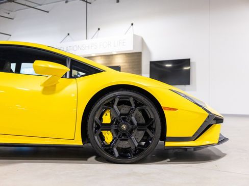 Used 2023 Lamborghini Huracan Tecnica RWD image 26