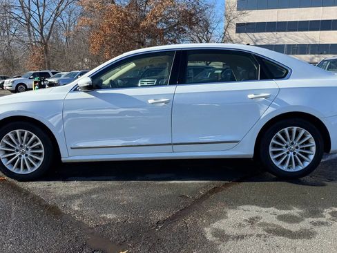Used 2017 Volkswagen Passat 1.8T SE w/ SE Lighting Package image 5
