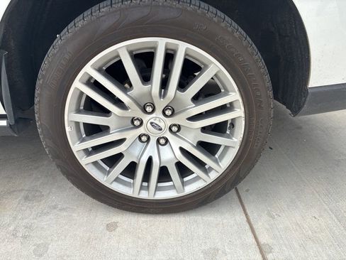 Used 2024 Ford Expedition Limited image 8