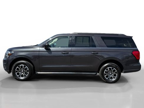 Used 2024 Ford Expedition Max XLT AWD/4WD image 2