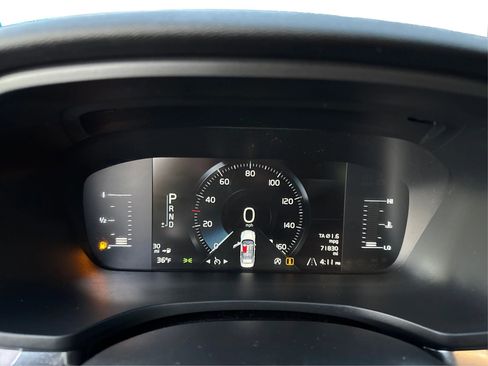 Used 2019 Volvo S60 T6 Momentum w/ Premium Package image 19