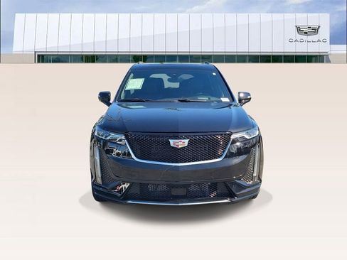 Used 2025 Cadillac XT6 Sport w/ Technology Package image 3