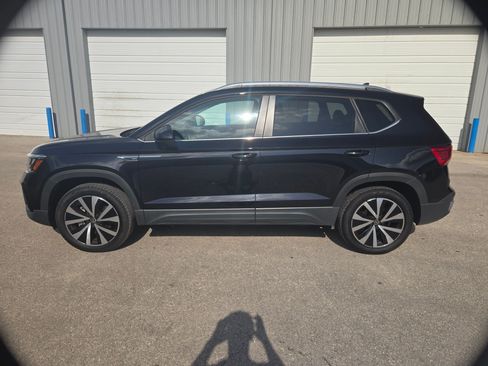 Used 2022 Volkswagen Taos SE AWD/4WD image 6