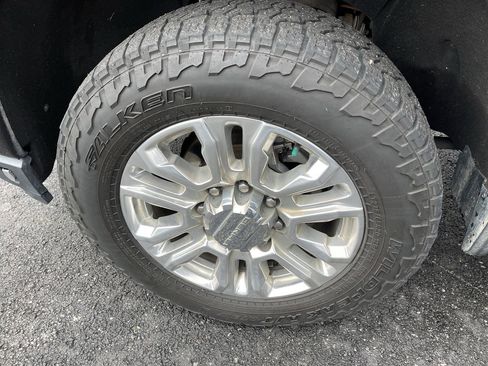 Used 2020 GMC Sierra 2500 Denali w/ Denali Ultimate Package image 34