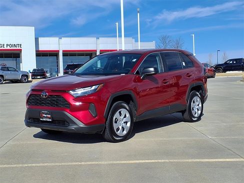 Used 2024 Toyota RAV4 LE image 1