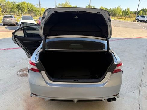 Used 2020 Toyota Camry SE image 24