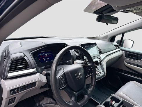 Used 2018 Honda Odyssey EX image 9