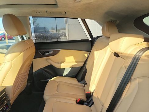 Used 2019 Audi Q8 Prestige image 9