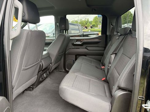 Used 2024 Chevrolet Silverado 1500 LT AWD/4WD image 3