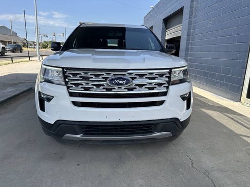 Used 2018 Ford Explorer XLT w/ Equipment Group 201A AWD/4WD image 2