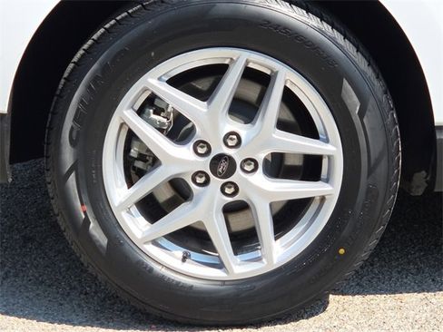 Certified 2024 Ford Edge SEL image 9