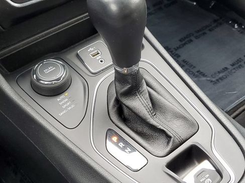 Used 2022 Jeep Cherokee Latitude Lux AWD/4WD image 19