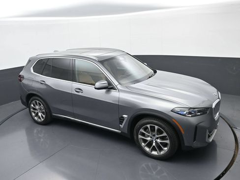 New 2026 BMW X5 xDrive40i w/ Climate Comfort Package AWD/4WD image 30
