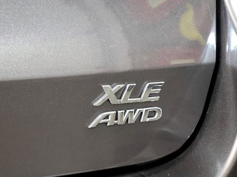 Used 2017 Toyota Sienna XLE Premium AWD/4WD image 20