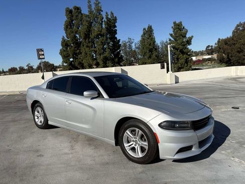 Used 2019 Dodge Charger SXT image 25