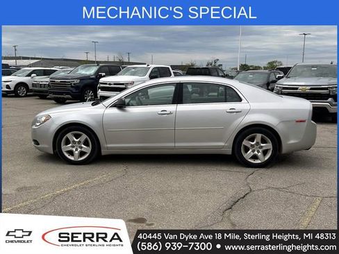 Used 2012 Chevrolet Malibu LS w/ LS Uplevel Package FWD image 2
