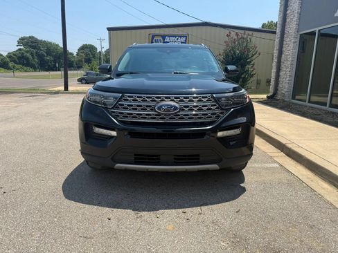 Used 2021 Ford Explorer Limited w/ Equipment Group 301A AWD/4WD image 3