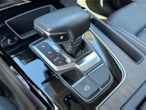 Used 2023 Audi Q5 2.0T Premium w/ Convenience Package image 28