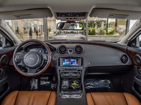 Used 2016 Jaguar XJ R-Sport AWD/4WD image 3