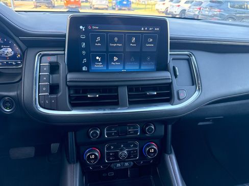 Used 2024 Chevrolet Suburban RST RWD image 8